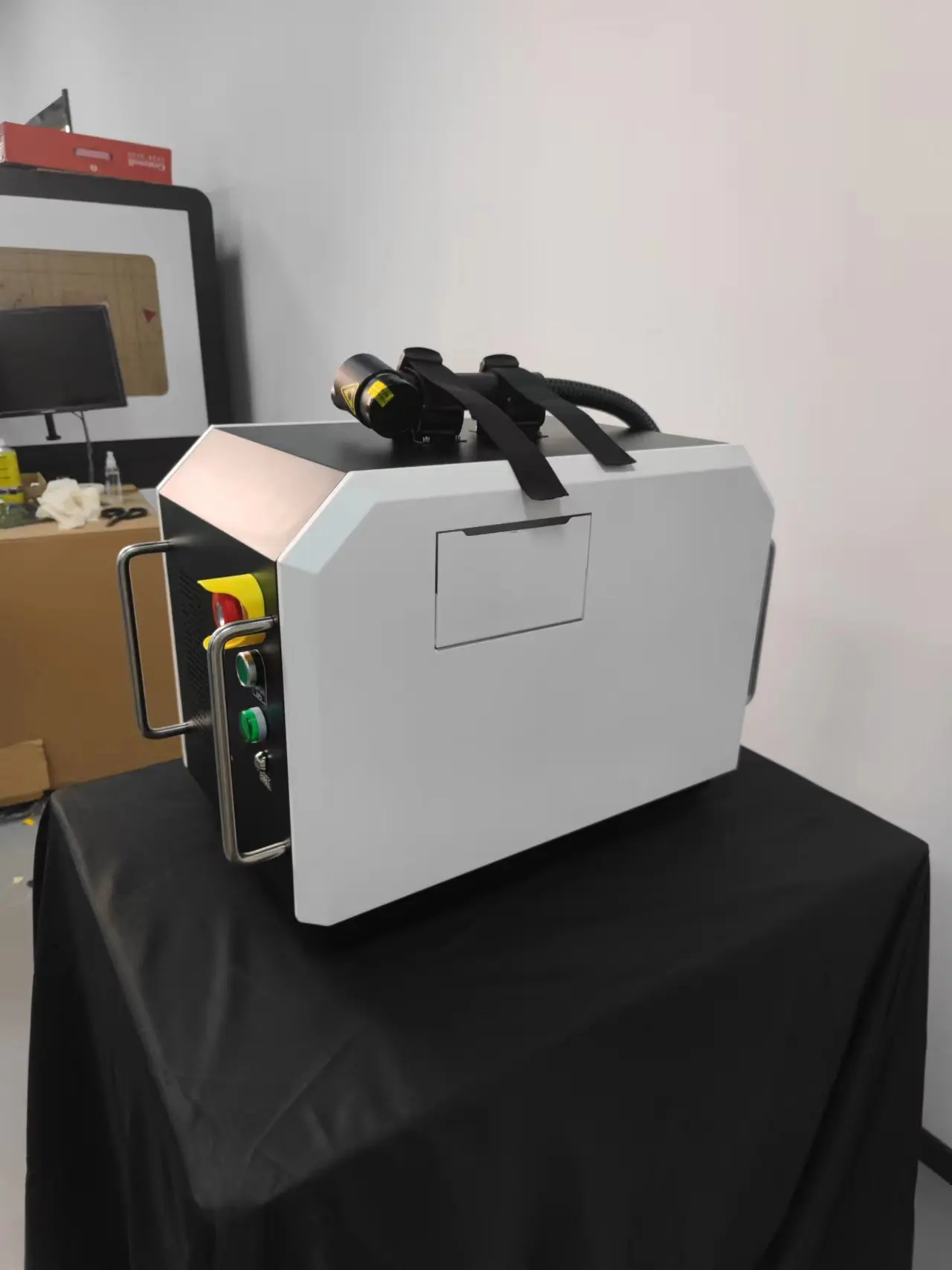 other cleaning equipment 100W 200W Rust Removal Surface laser cleaning machine