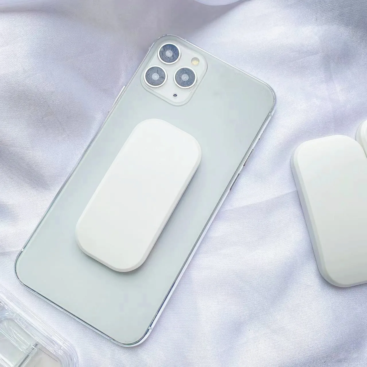 Wholesale push-pull invisible folding bracket Buckle phone buckle telescopic transparent bracket