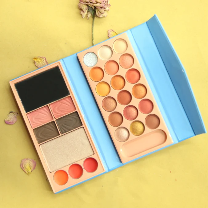 Wholesale Palets Makeup Eyeshadow Palettes Eyeshadow Blush highlighter contour All In One Buy Eyeshadow Palettes