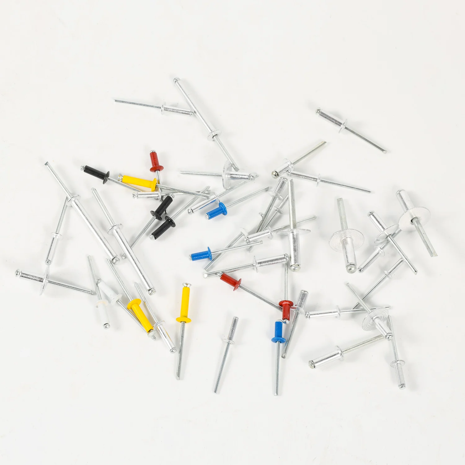 DIN7337 Diameter 3.2-4.8/5mm Length 6-32mm Aluminium Carbon Steel Flat Head Stainless Steel Blind Rivets Pop Rivet