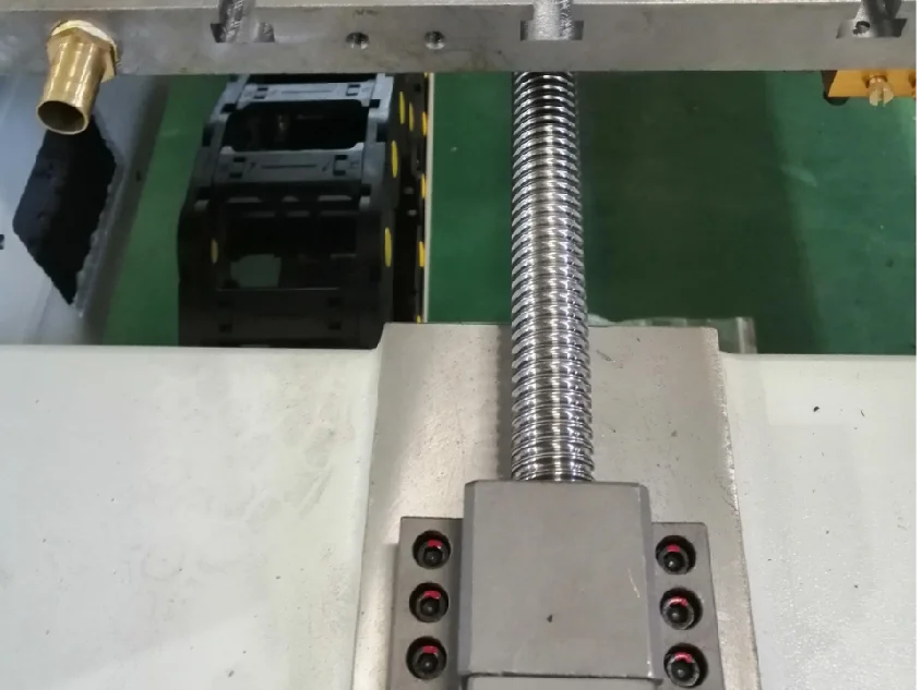 R-6060 The gadget is a small desktop mini CNC router machine. Making hobbies like small toys