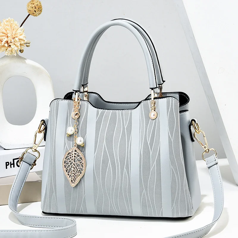 Dropshipping Low Moq PU leather woman handbag Trendy Fashion tote bag elegant Fashion print  Lady shoulder bag