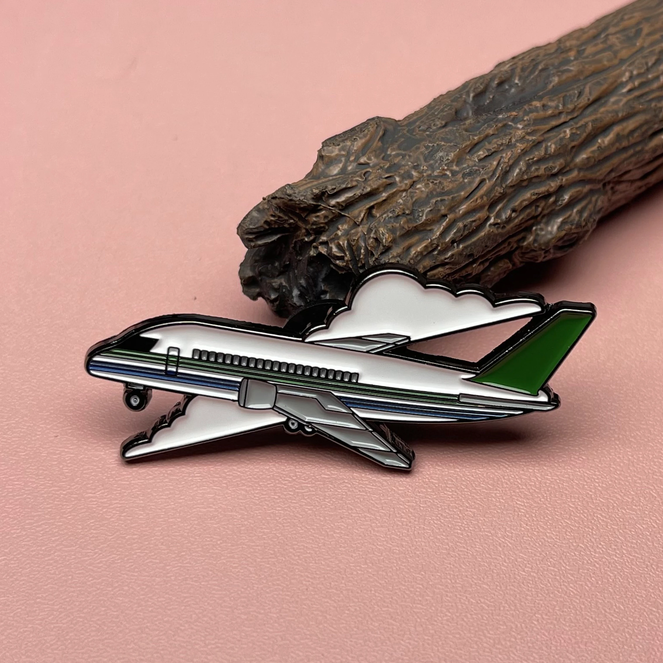 Manufacturer Wholesale Design Metal Logo Aircraft Lapel Badge Custom Plane Airplane Soft Enamel Pin
