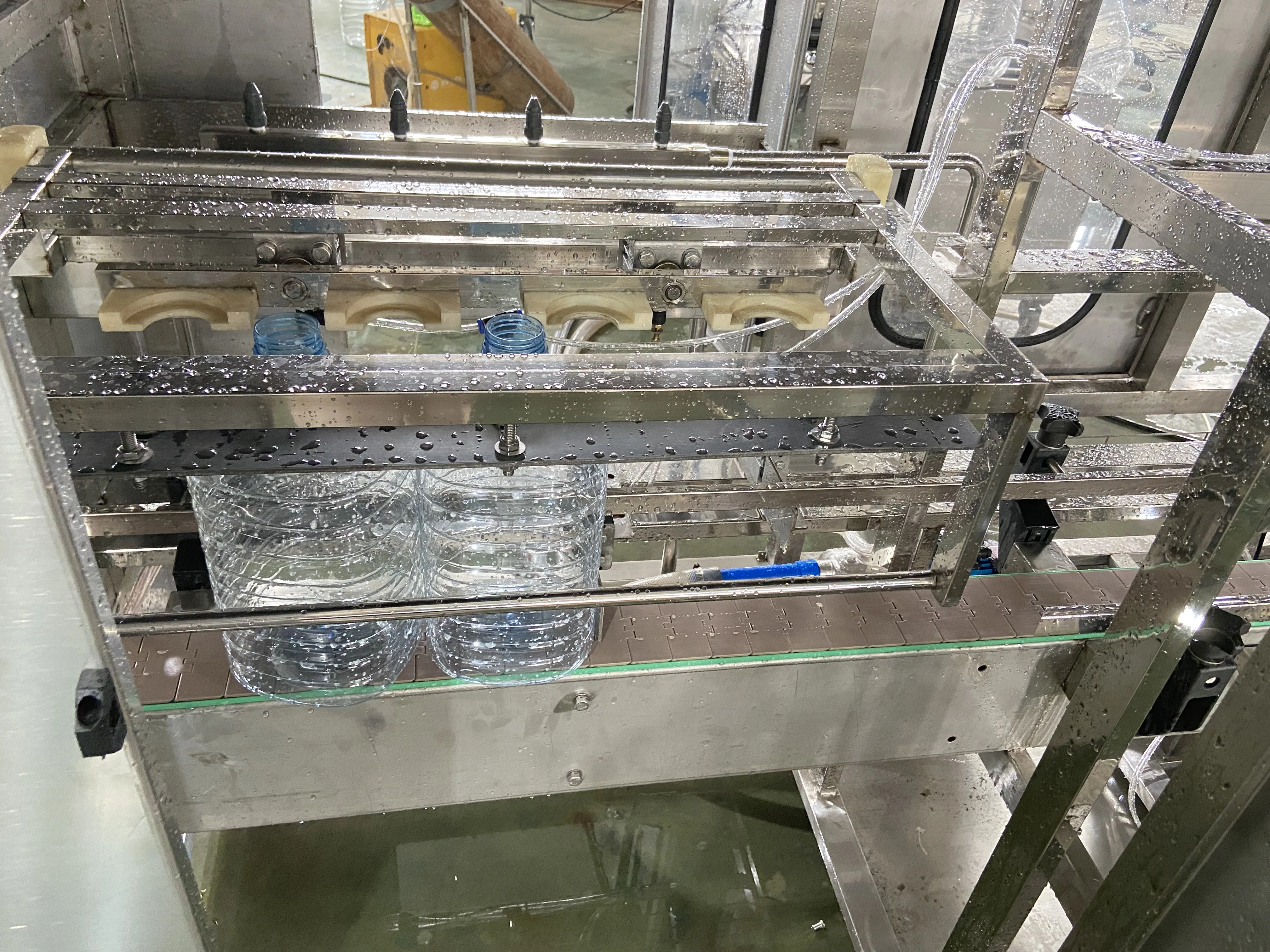 China Manufacturer of e Oil,Juice,Water,Milk,Liquid Small bottle High Quality Filling Machine Manufacturer