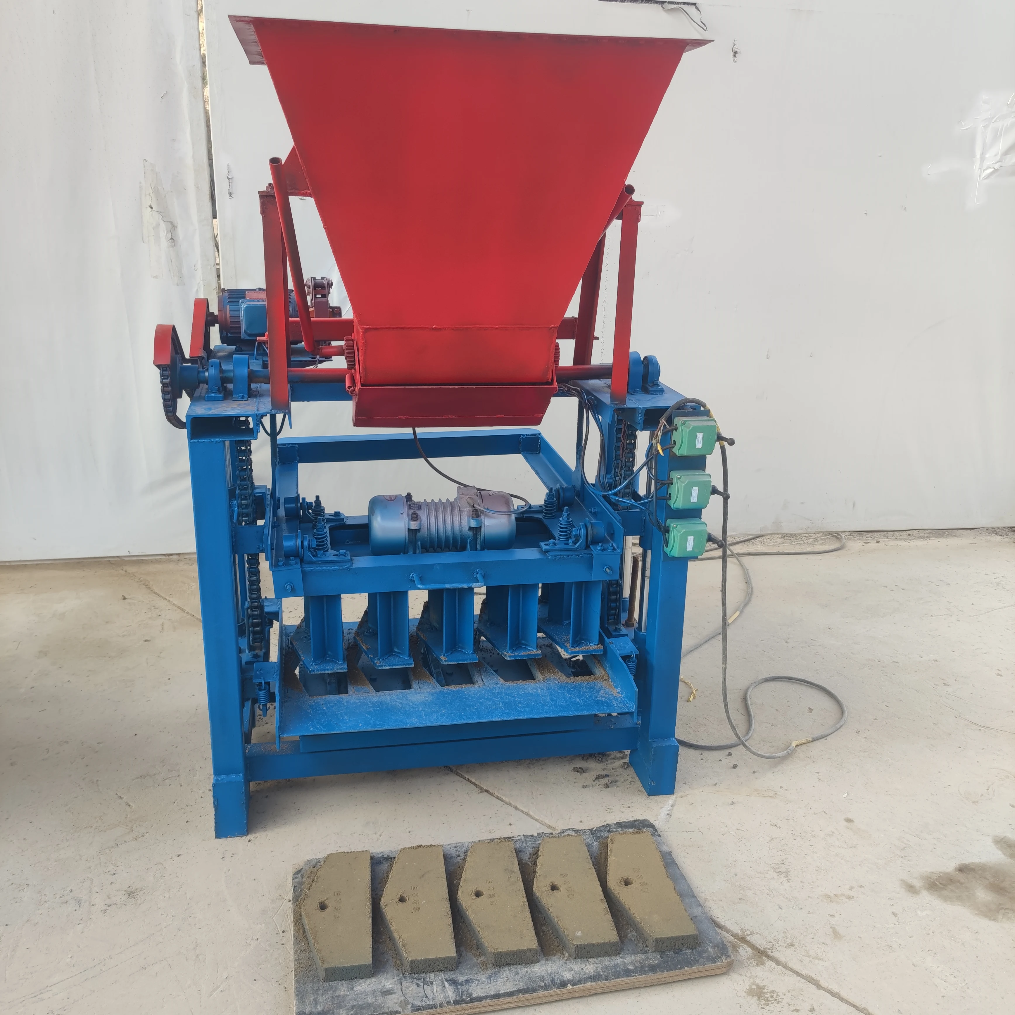 Soil Brick Making Machinery Soil Interlocking Brick Making Machine