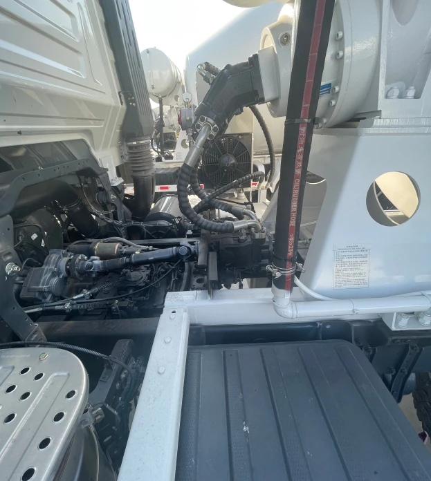 Isuzu 390HP 6X4 Concrete Mixer Truck Cement Tank Truck Customization Support