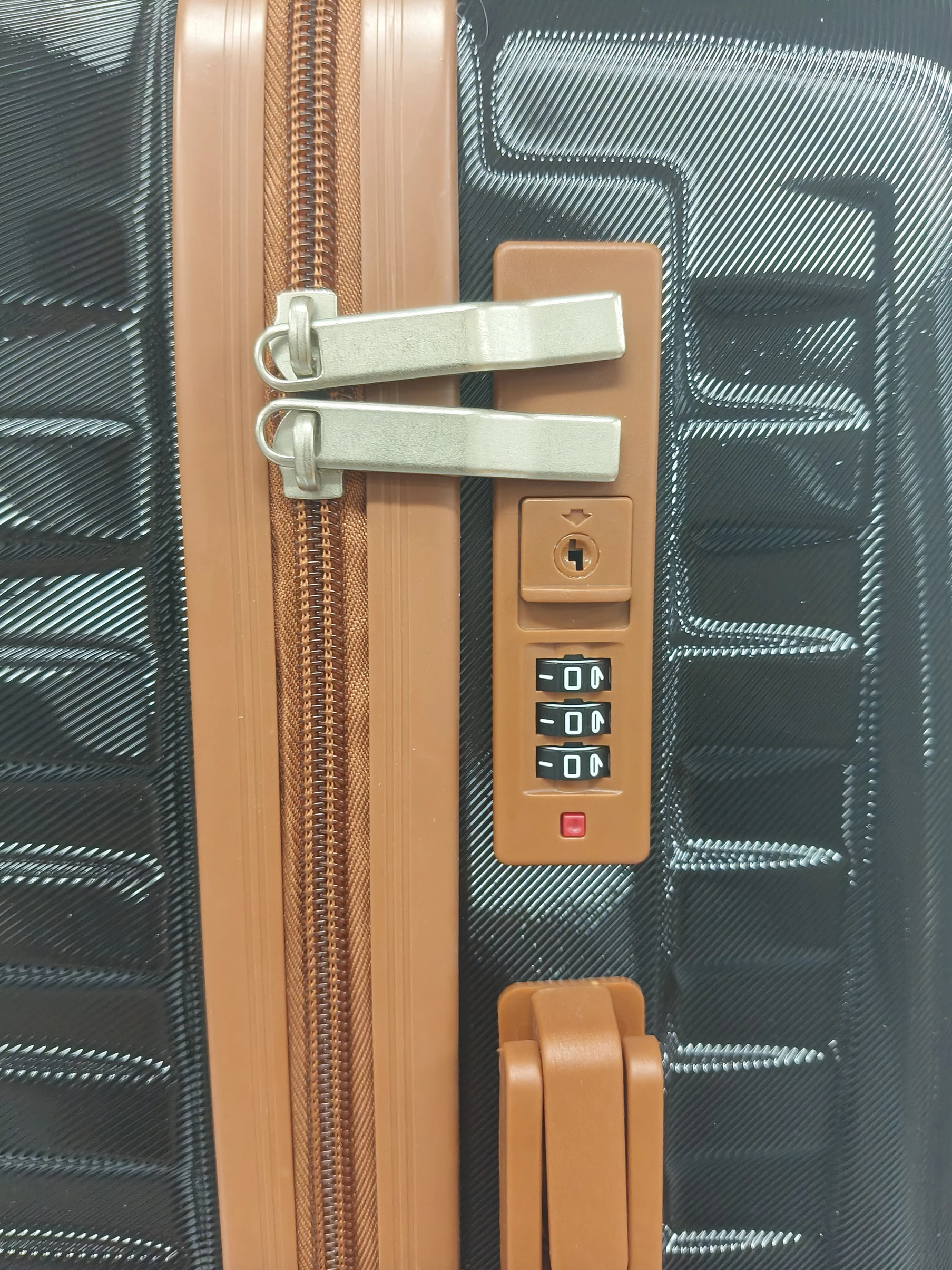 2025 New design Wholesale 20 24 28 inches double-layer protective corners shiny ABS material with sunk-in lock