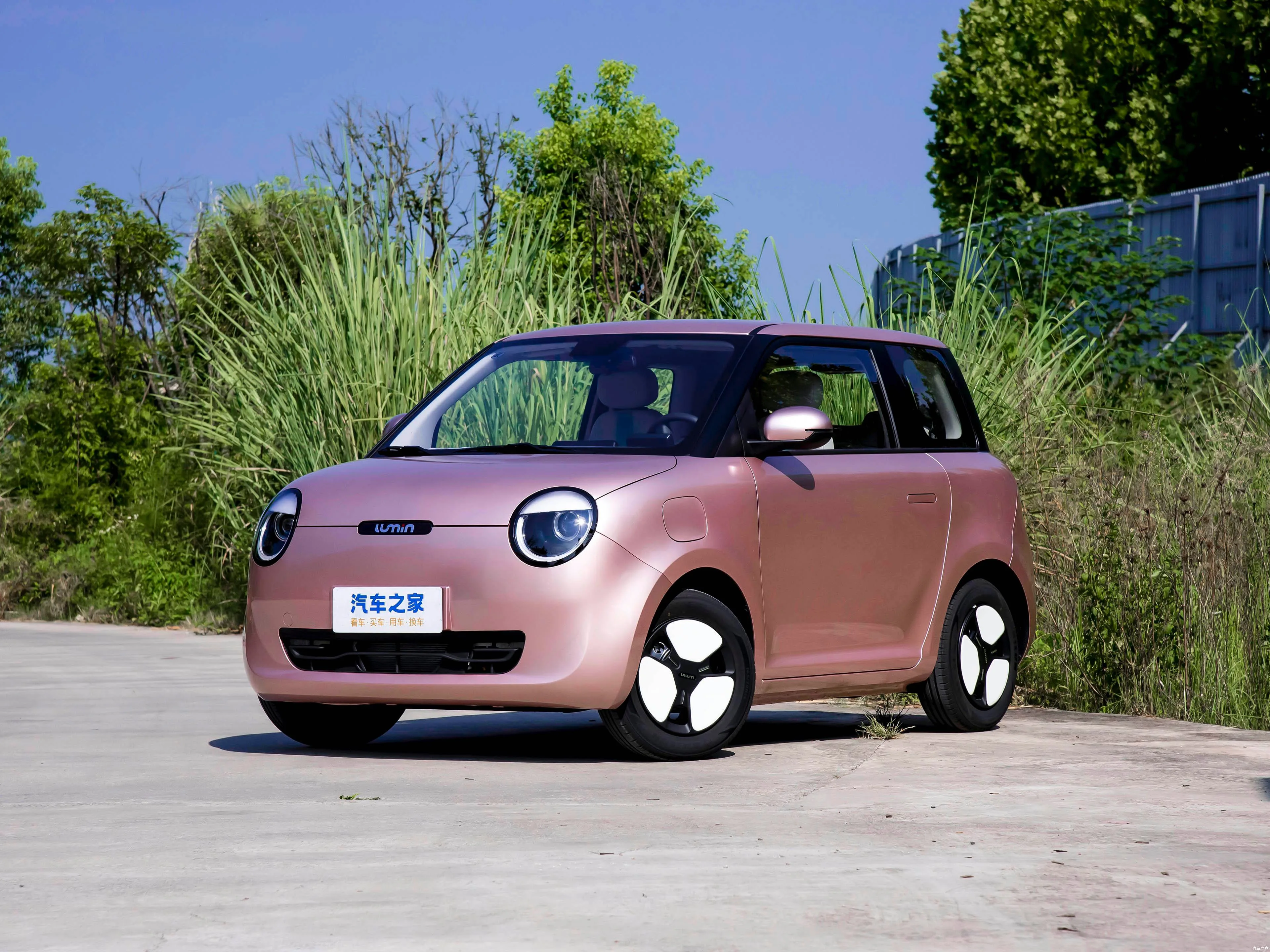 2022 самый популярный китайский автомобиль Changan Lumin Mini Новый энергетический дальности 155 км Smart высокоскоростной