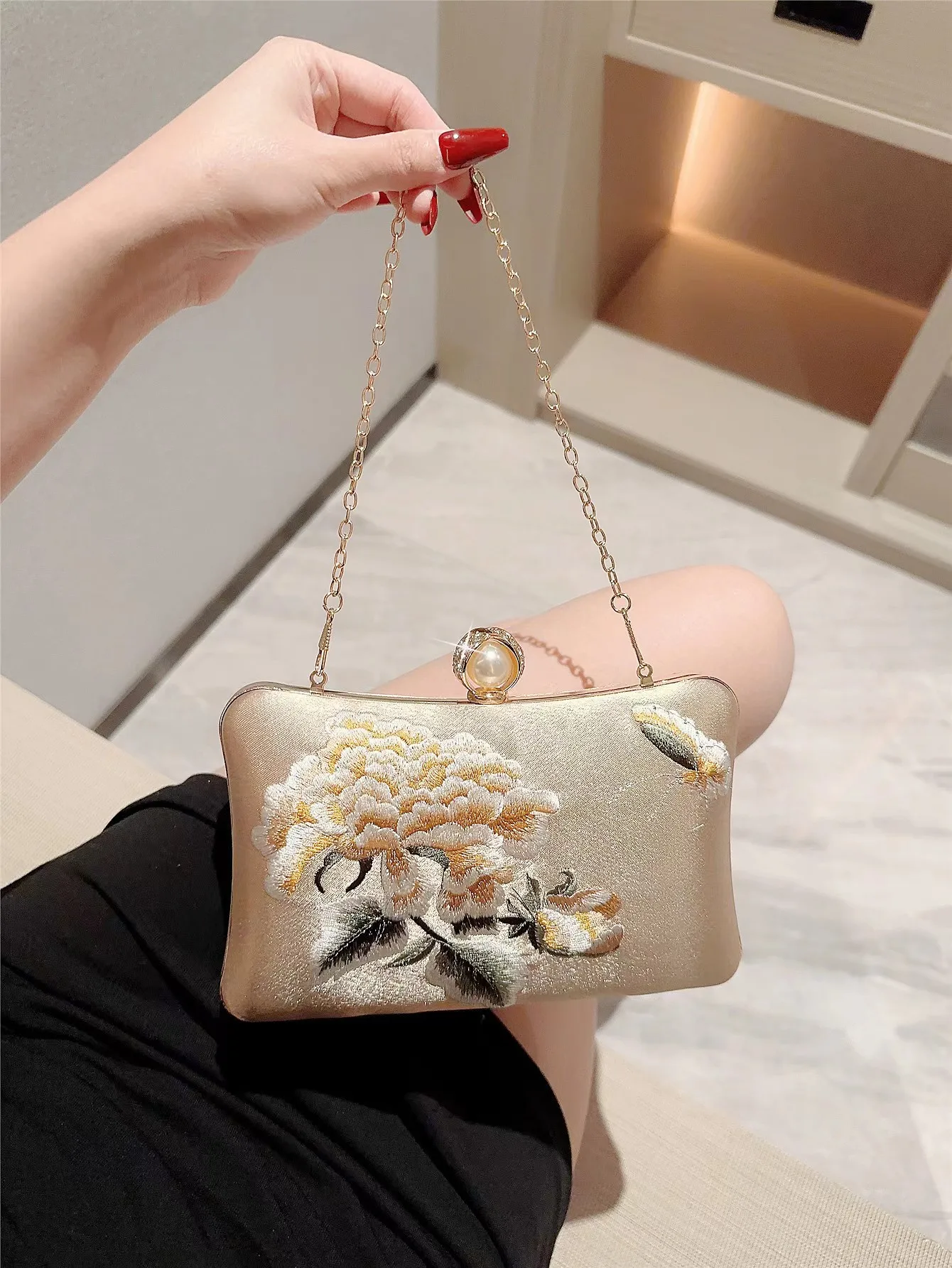 elegant neo Chinese style evening bags luxury women champagne embroidery silk satin clutch bag for banquet dinner