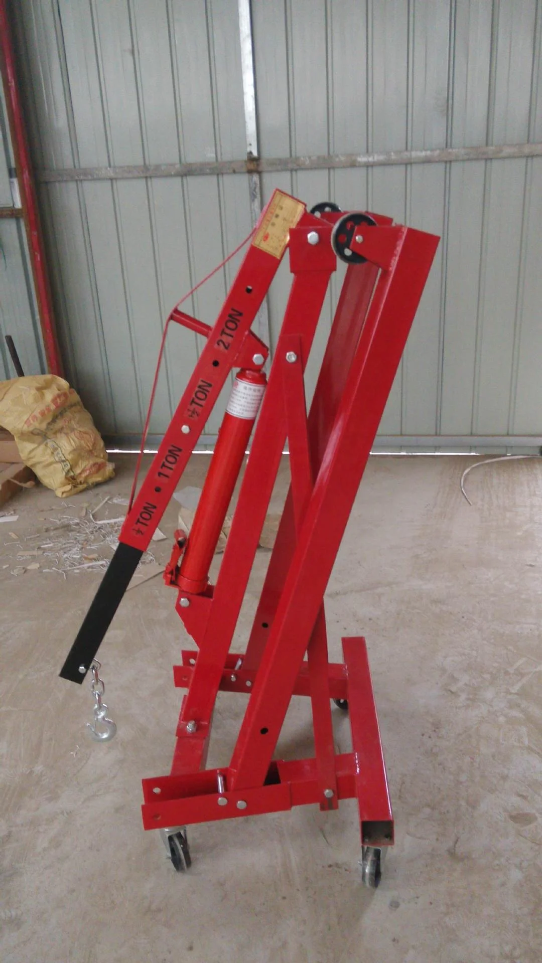 Heavy Duty 2Ton Manual Shop Crane for Engine Hoist with Telescopic Boom and Legs