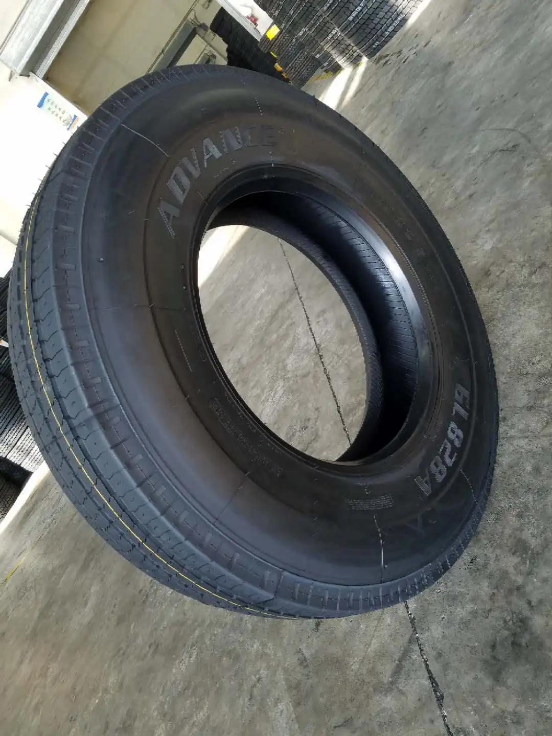 China Factory 215/85R16LT-14 TL Truck Tyre At Best Price
