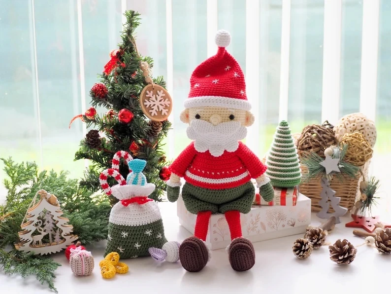 Wholesales Organic Cotton Crochet Santa Character Christmas Gift Toy Handmade Stuffed Snowman and reindeer Toys For Kids