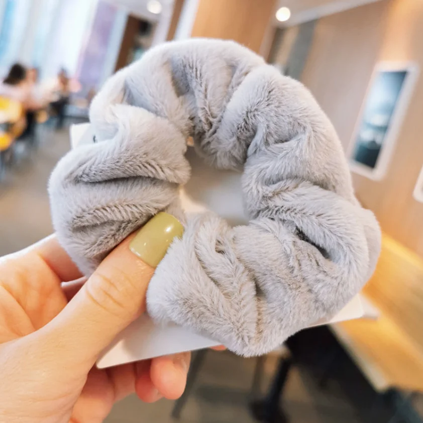 2023 Lovely Fuzzy Winter Scrunchies Soft Hair Accessories Girls Plain Color Sweet Fluffy Faux Fur Plush Scrunchies For Women Kid