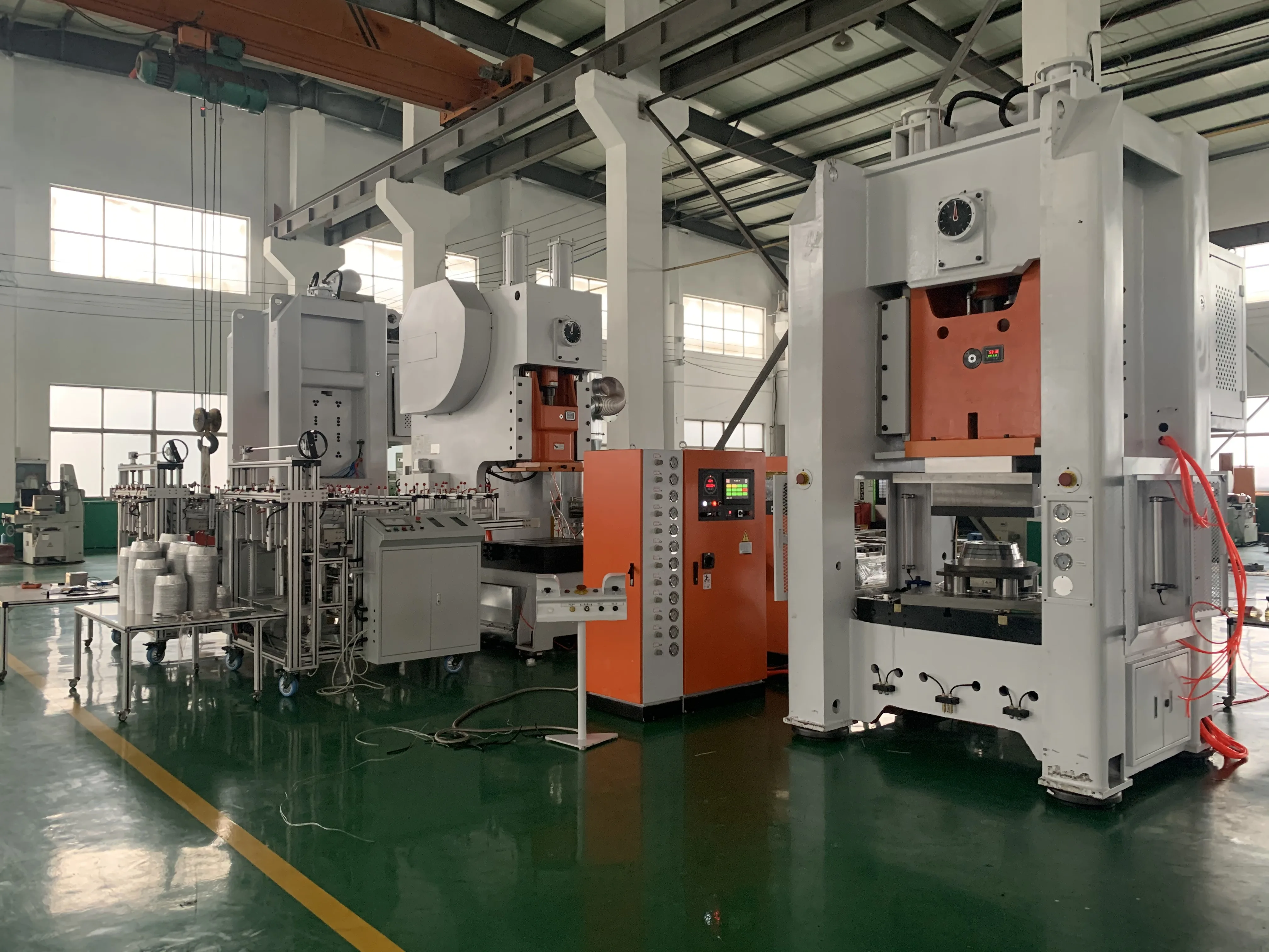 Professional Manufacturer Aluminum Foil Container Siemens Motors Making Machine Insulated Box Tray Machinery