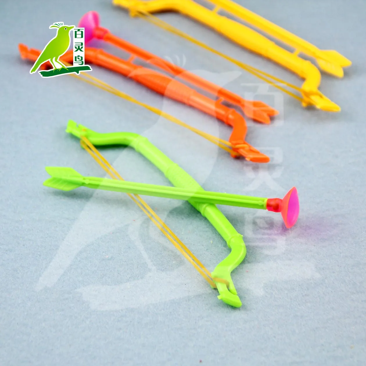 Китайская Заводская Поставка игрушек Lark, недорогой пластиковый игрушечный лук и стрела для рекламного подарка