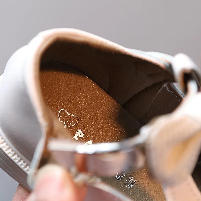 
Wholec Sale Classical Style PU Leather School Rubber Sole Kids Shoes for Girls Artificial Leather Breathable Casual Shoes 