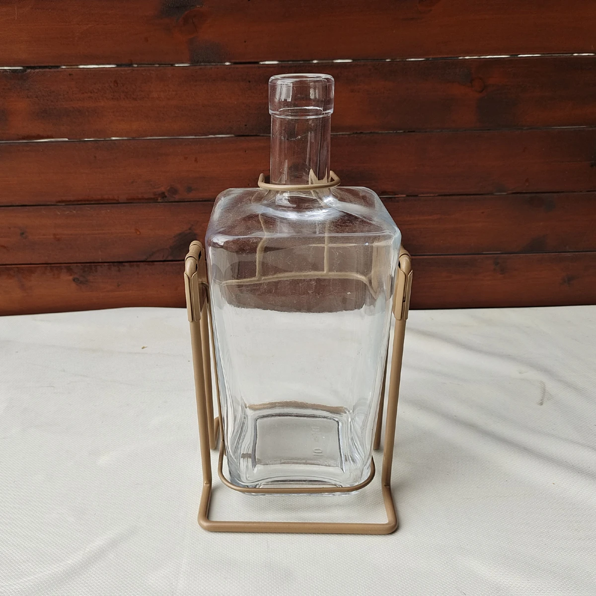 alcohol liquid beverage JD whisky rum bottle cradle glorifiers swing rack holder for champagne Cognac bourbon wine tequila vodka