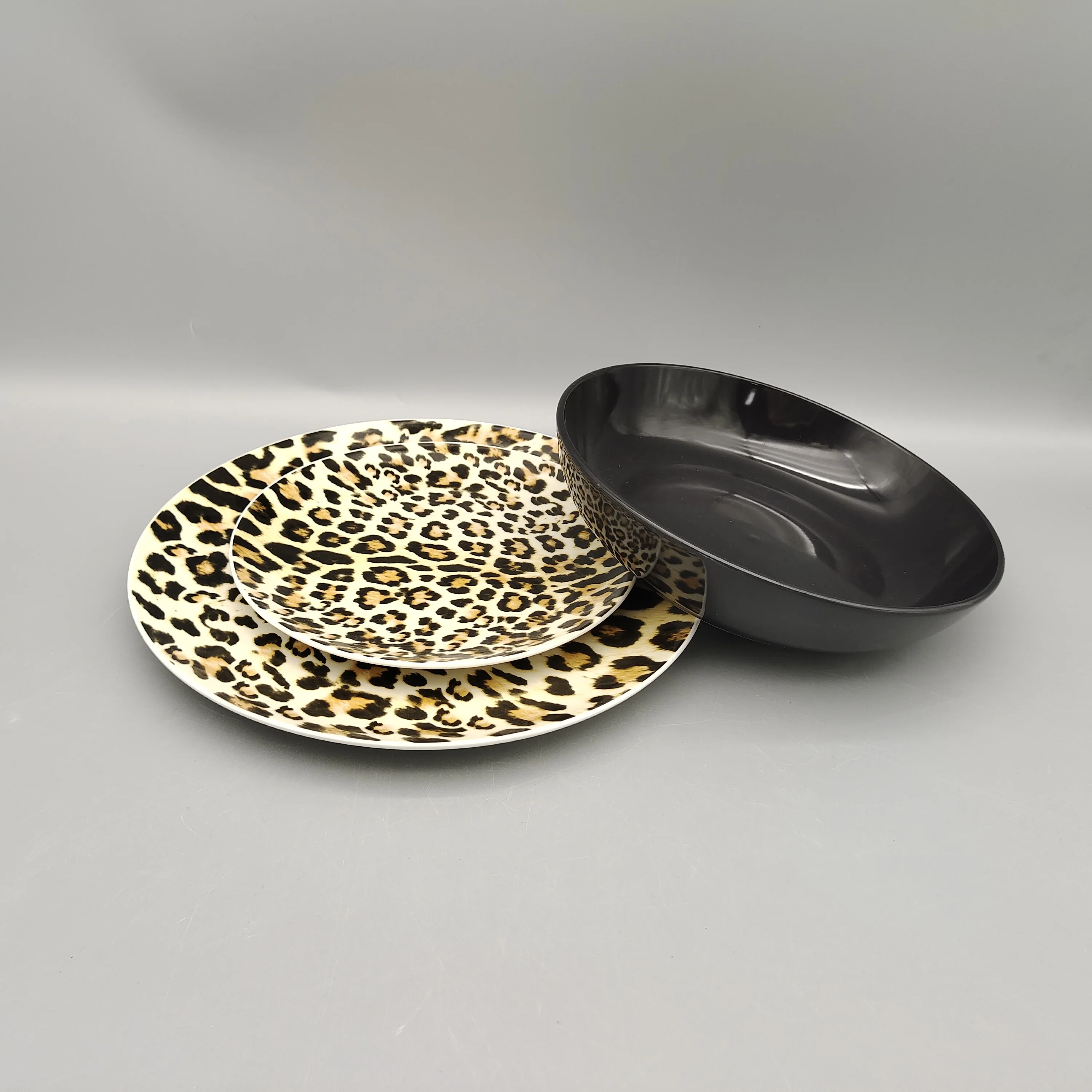 Factory hot selling ceramic dish plate with leopard print decal porcelain ceramic plate