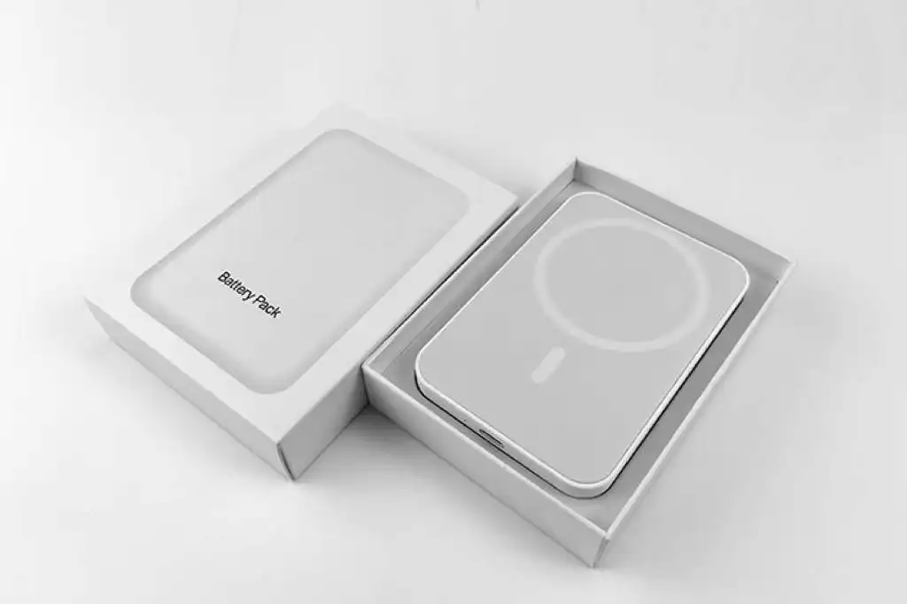 OEM Magnetic Wireless Charging Power Bank Battery Pack For Iphone 13 Series For Magsafe Power Bank