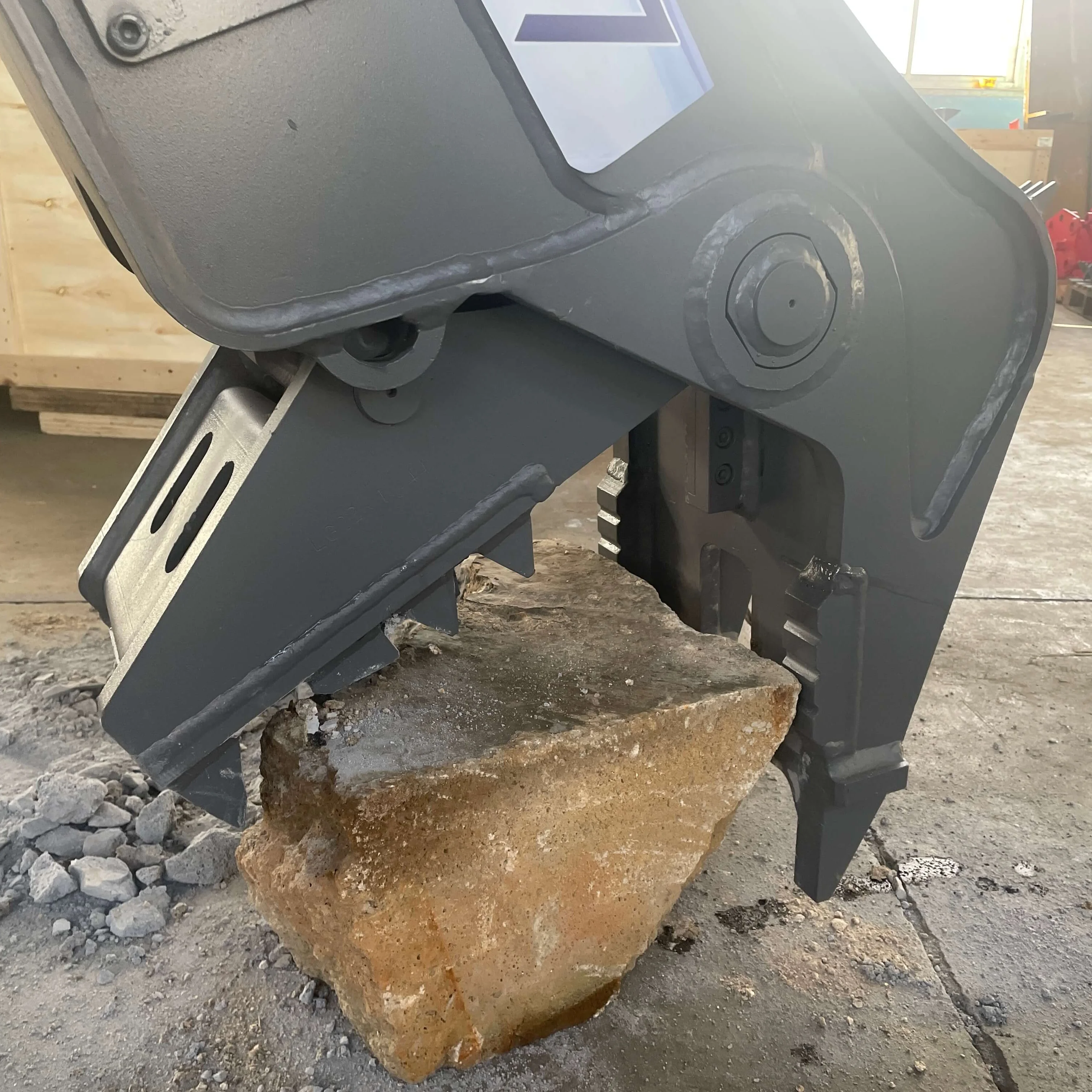 Hydraulic rotating concrete crusher ,demolition concrete pulverizer,scrap cutting pulverizer for PC200