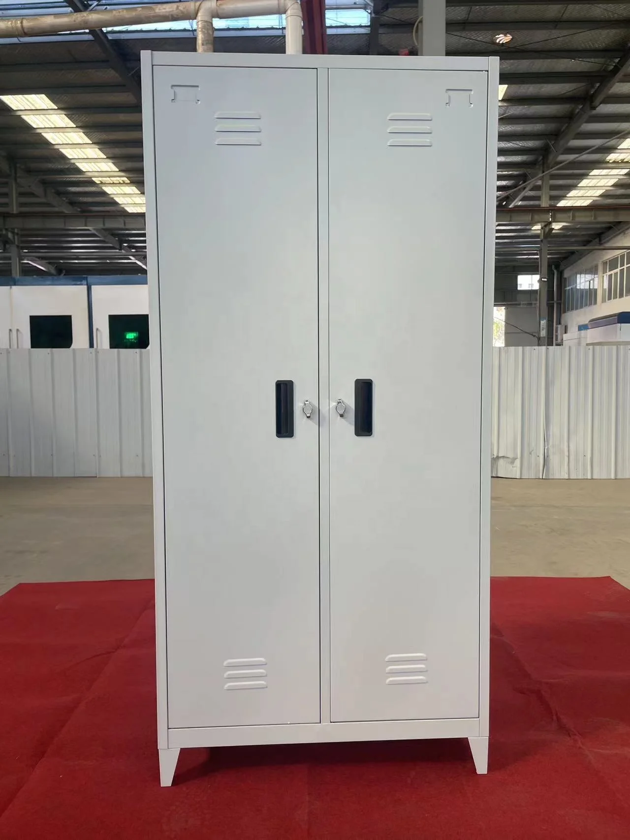 Steel Single Door Locker with Legs Employees Metal Storage Unit Locker Cabinet with Clothes Hanger Support Customization