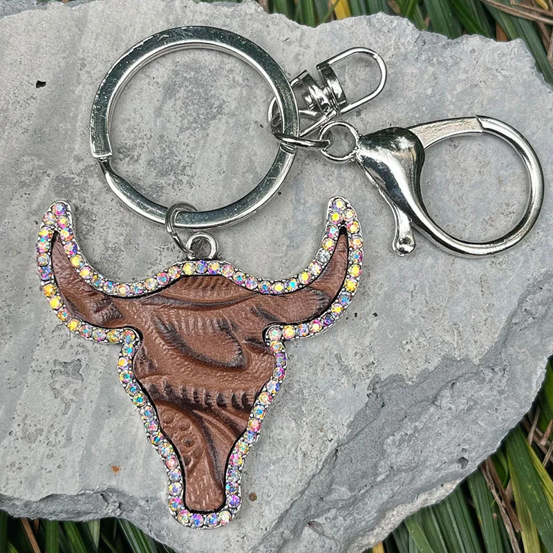 Vintage Emboss Cowhide Leather Key chains Rhinestone Bull Head Keychain Cowgirl Bag Pendant Cowboy Cow Key Ring Western Keychain