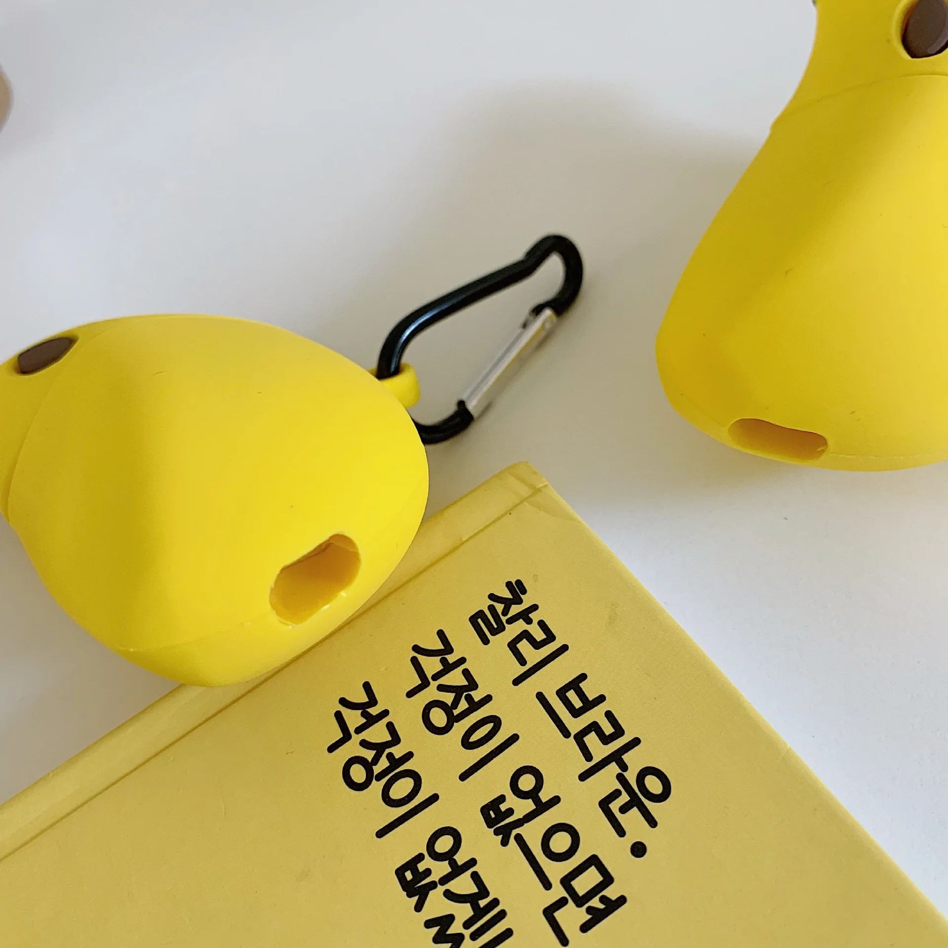 Amazon hot trending silicone cover Banana design cute protective case for wireless earbuds