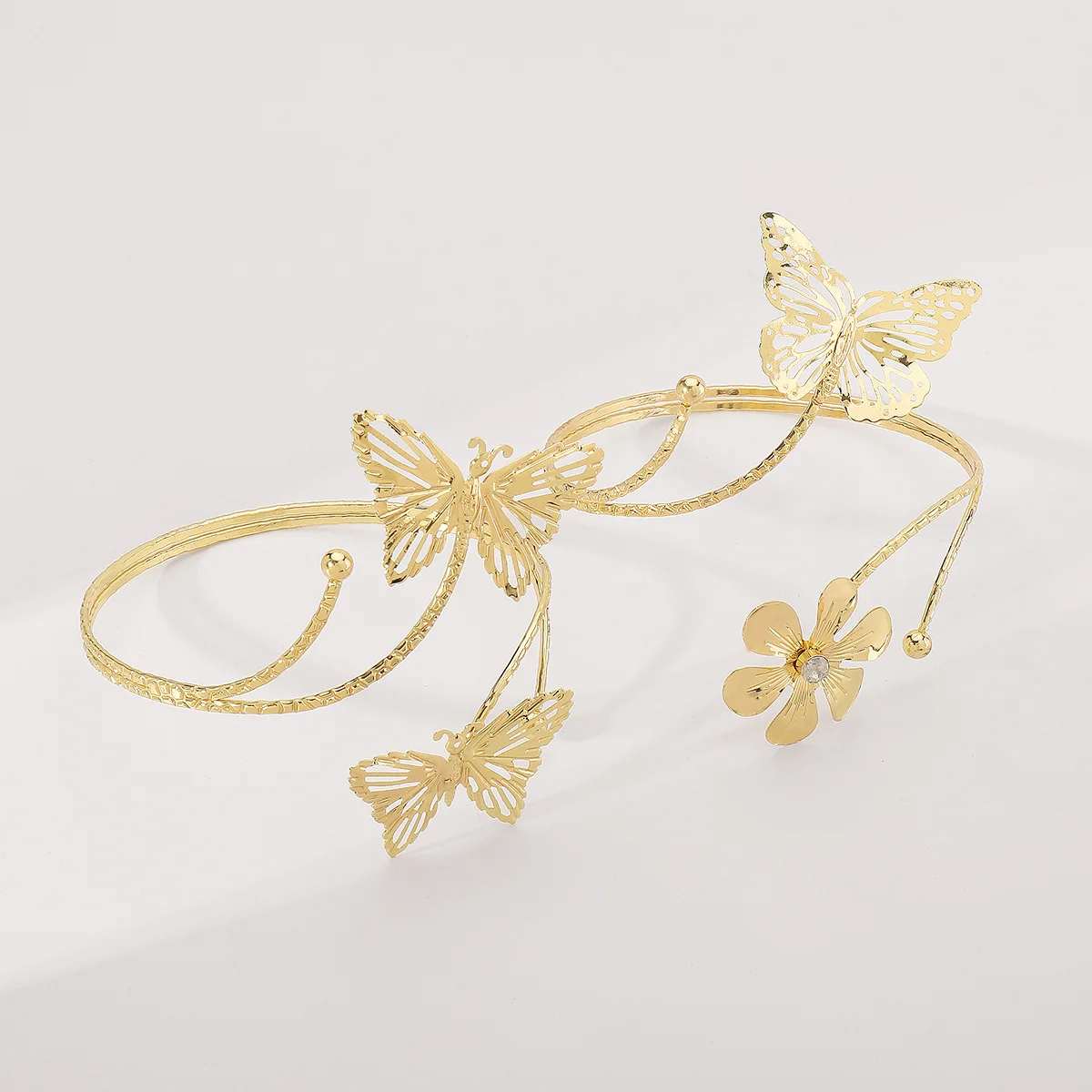 Fashion New Hand Jewelry For Women Light Luxury Small Flower Butterfly Design Open Armband Bracelet