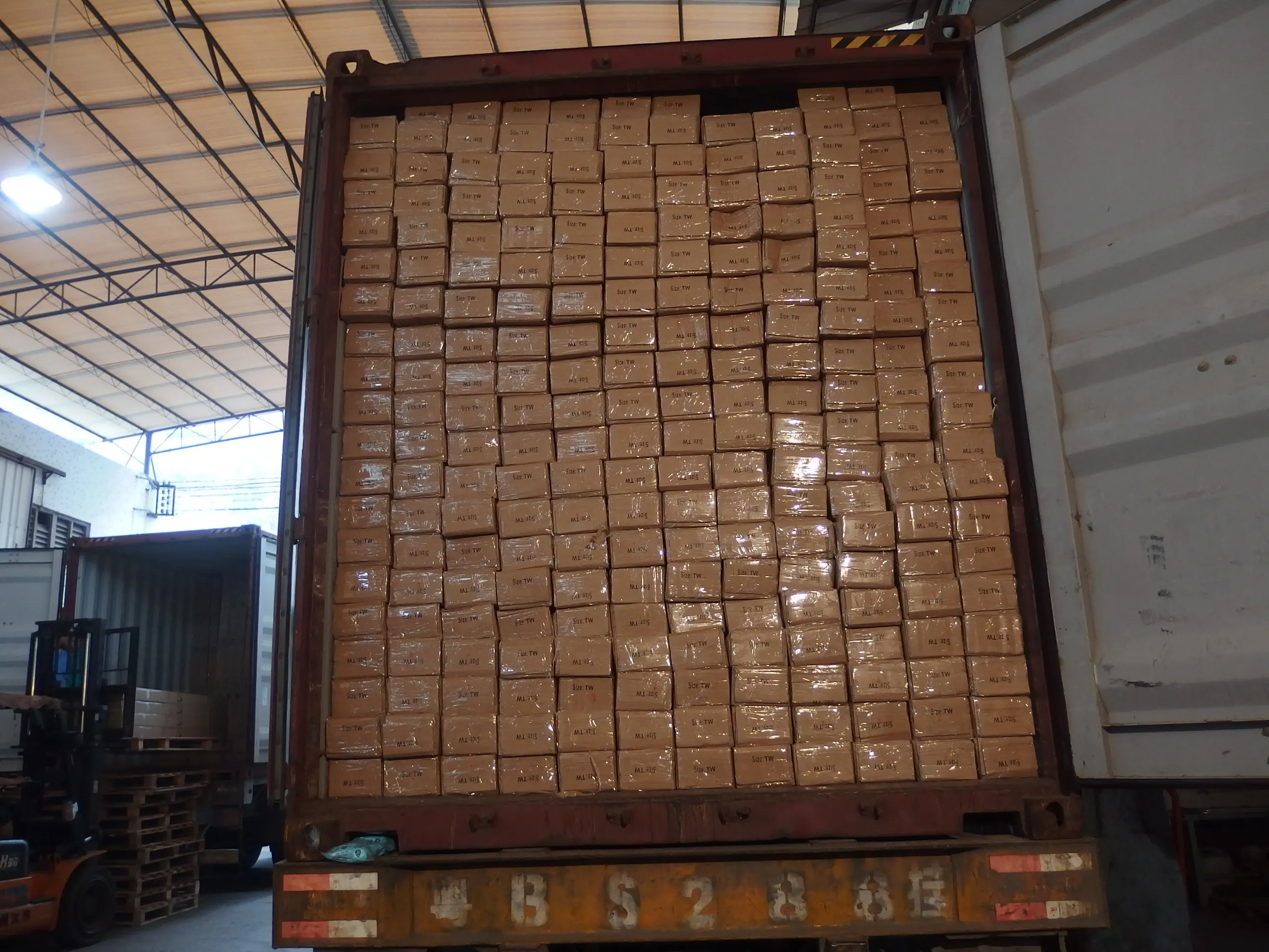 Factory Wholesales wood bed frame cama simple twin/full/queen/king iron metal bed frame used on gas lift ottoman storage bed