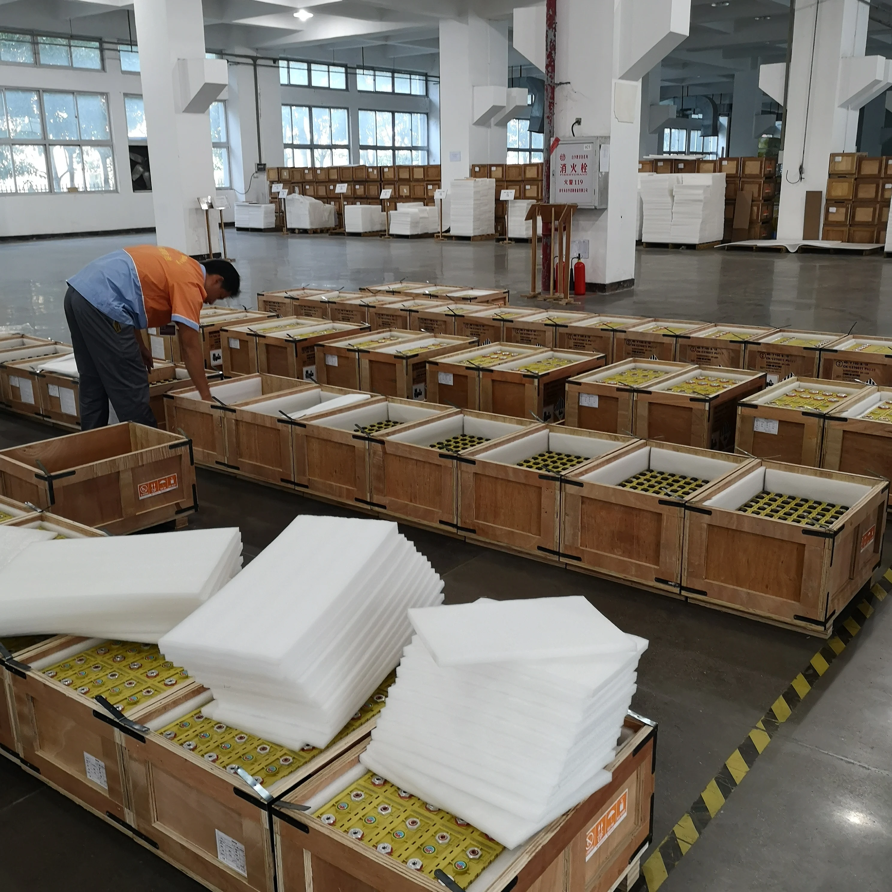 IN STOCK: Thunder Sky Winston 3.2V Lifepo4 200ah for hybrid car ebike and power bank battery