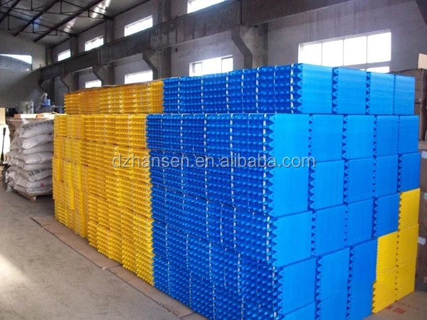 Wholesale 30 cell egg tray colorful plastic egg tray 30 holes for sale packing egg for transport