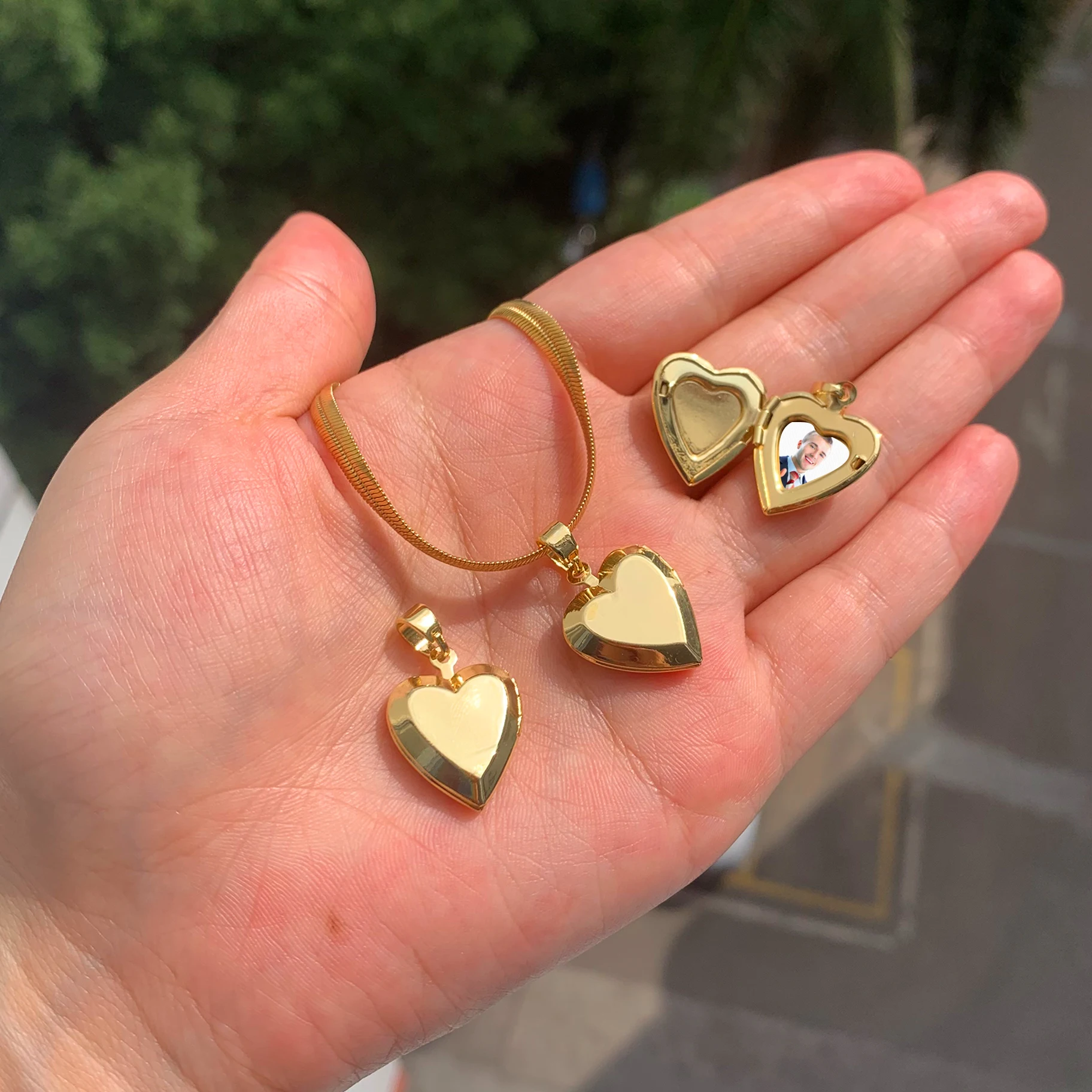 Vintage Luxury Women Dainty 14k Gold Plated Sublimation Memory Photo I Love You Couple Heart Chain Locket Pendant Necklace