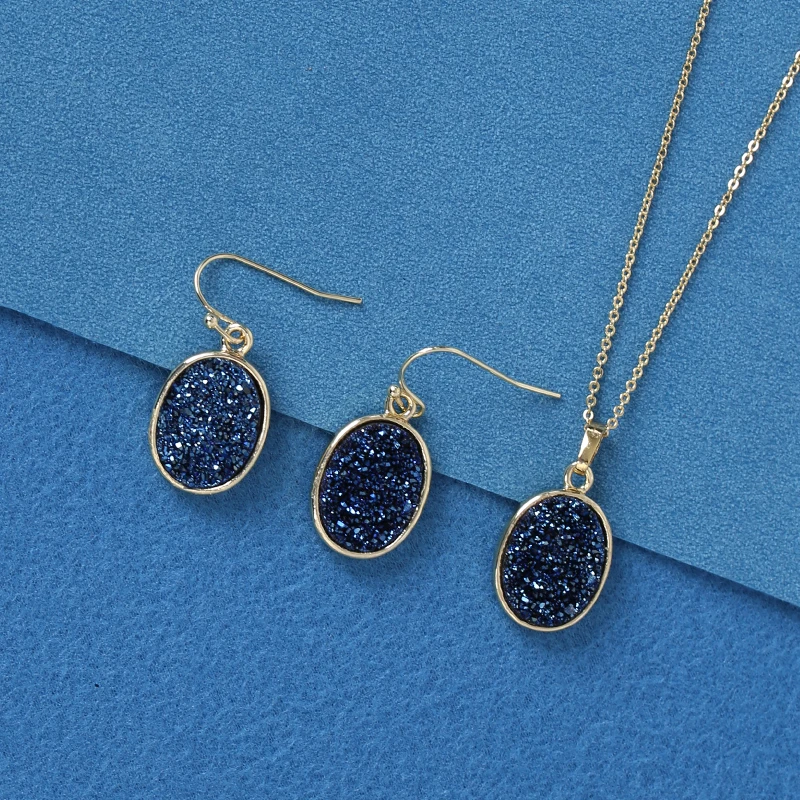 Wholesale Crystal Cluster Pendant Irregular Earrings Necklace Set Suitable for Women as a Holiday Gift