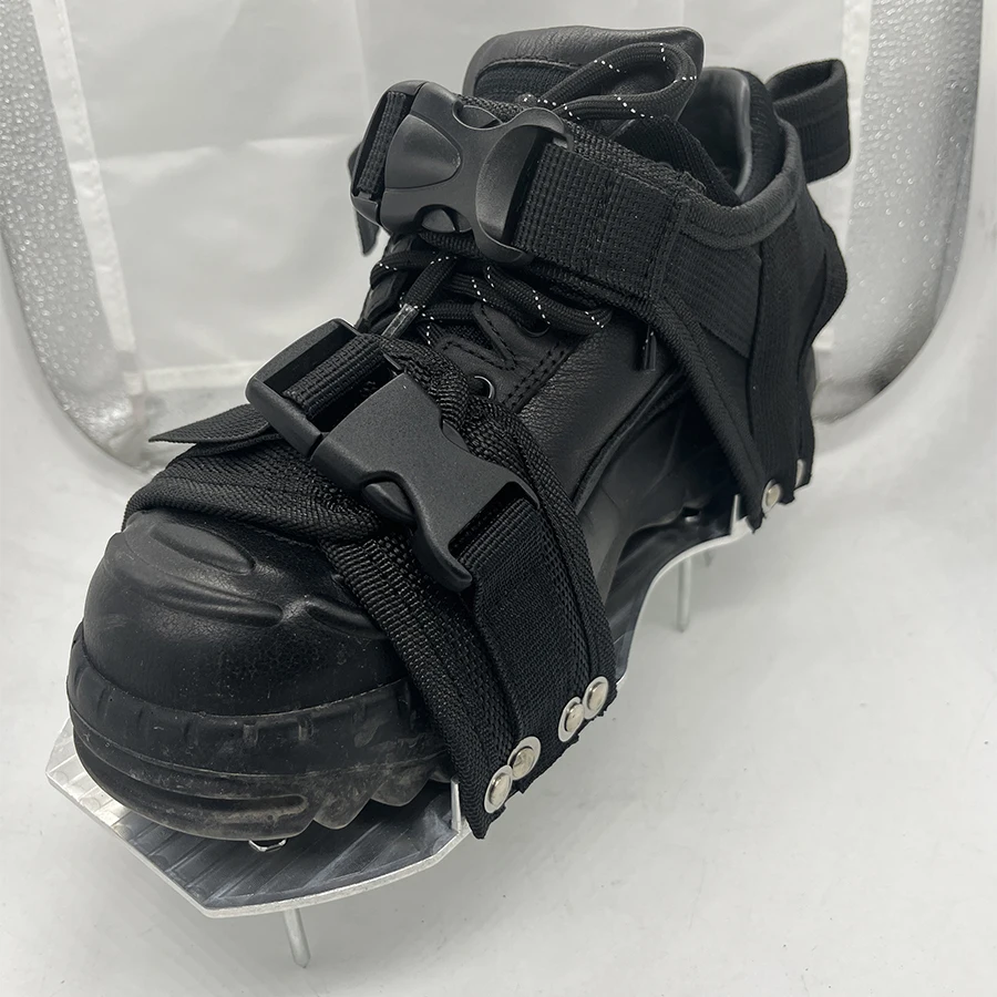 Good quality steel metal lawn garden aerator spike shoes lawn thatching rake to remove weeds from the lawn