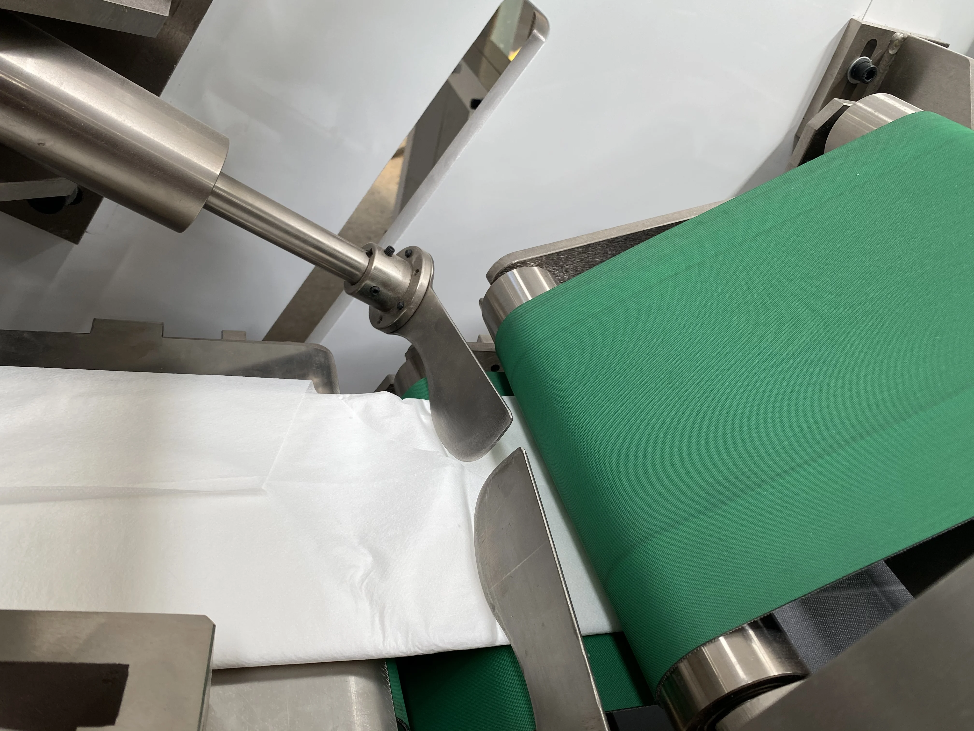 WellDone full servo adult diaper machine production line