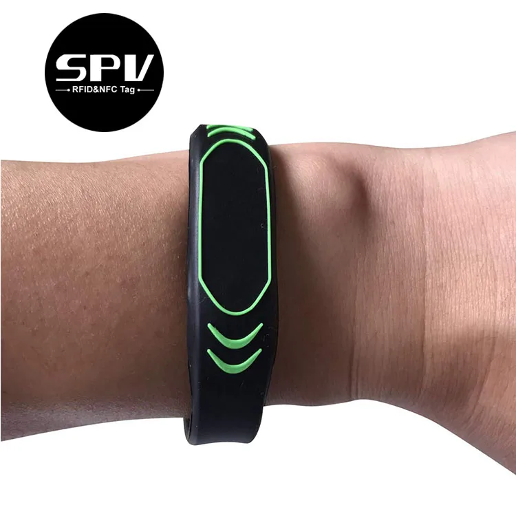 Adjustable Ntag213 NFC Waterproof RFID Passive Amusement Park Silicone Wristband