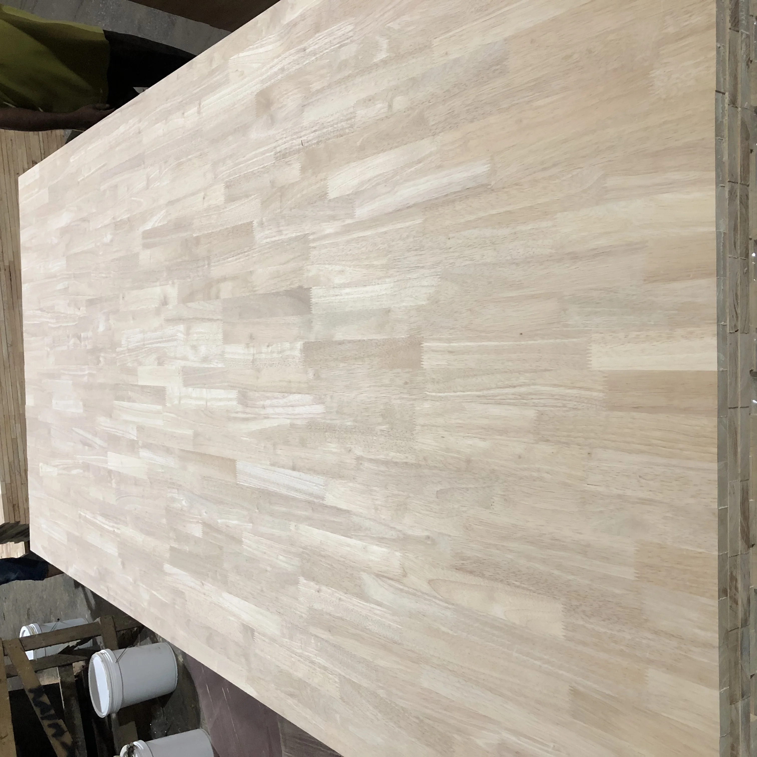 Environmentally Friendly Custom 1220*2440*18mm Wooden Radiata Pine Finger Joint Wood Building Material Finger Joint Board Furnit