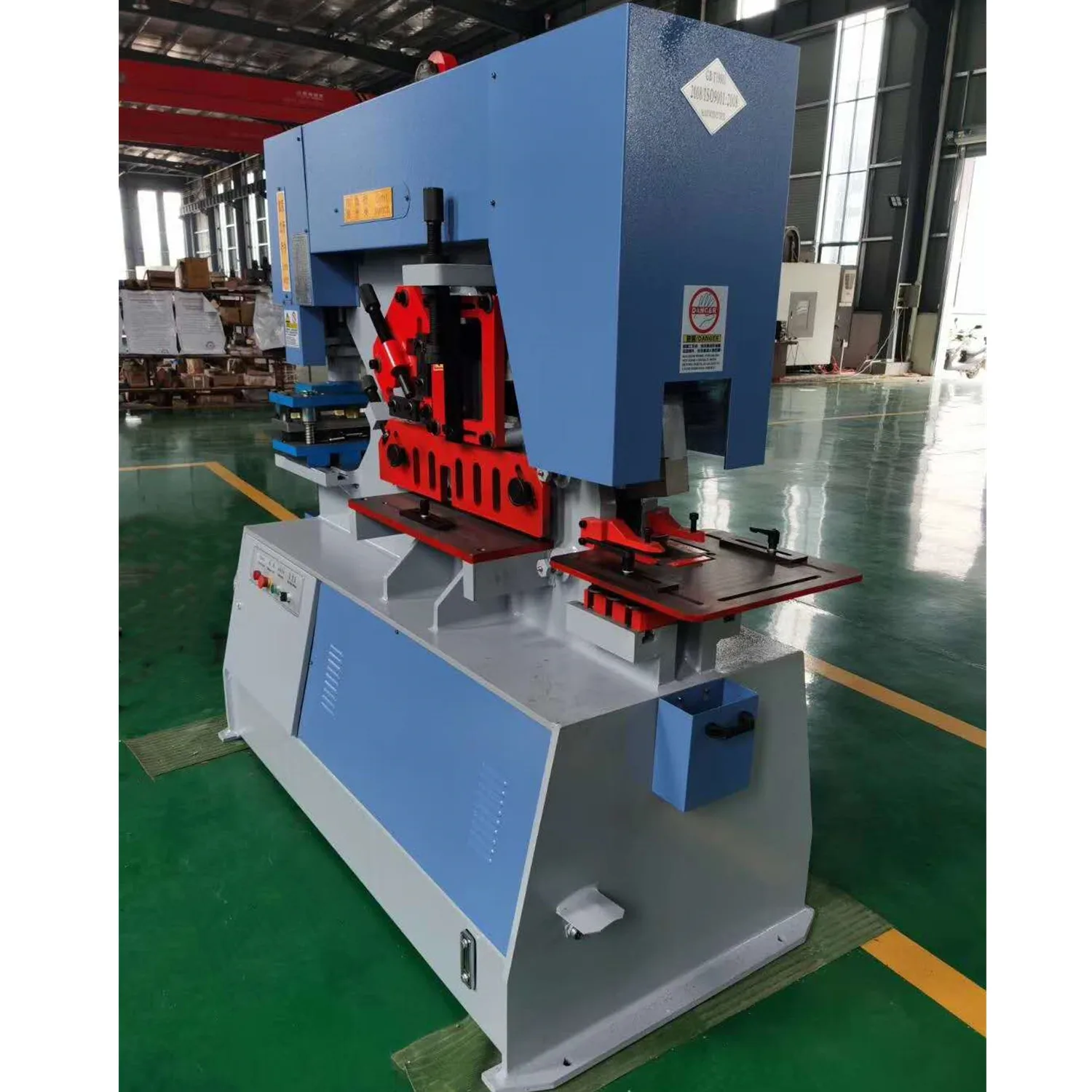 Q35Y Hydraulic Sheet Metal Steel Ironworker Shearing and Punching