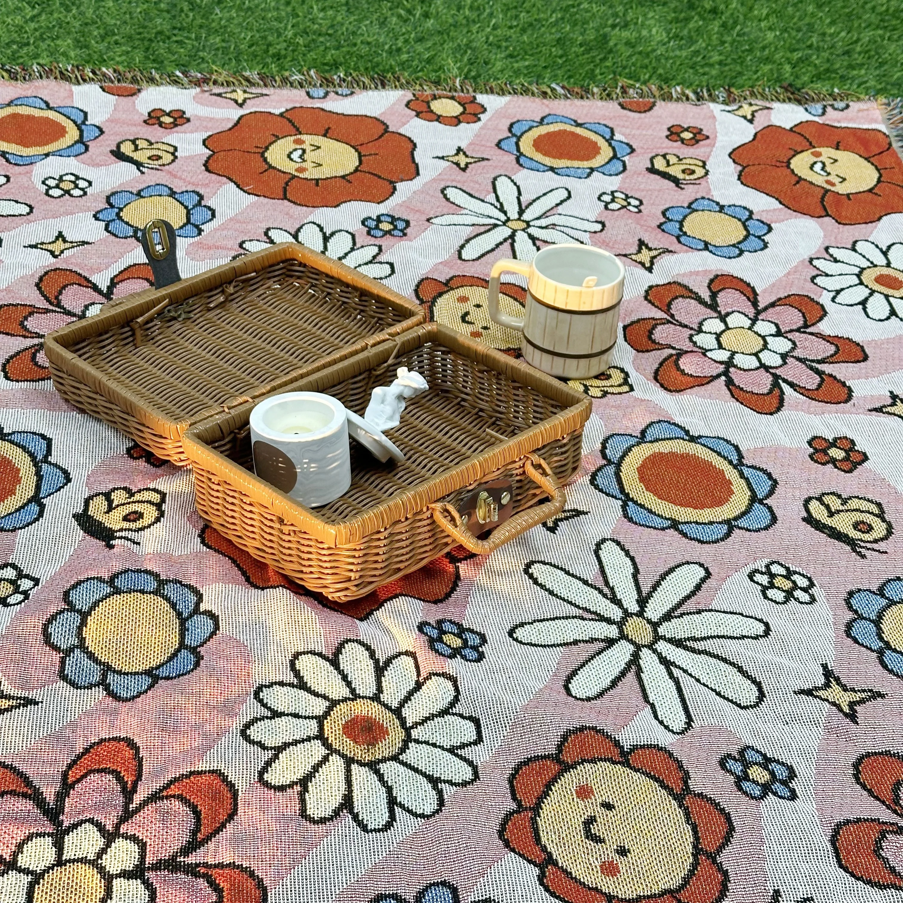 LOW MOQ Quick Customization Tapestry Throw Blanket  Custom  Woven  Blanket