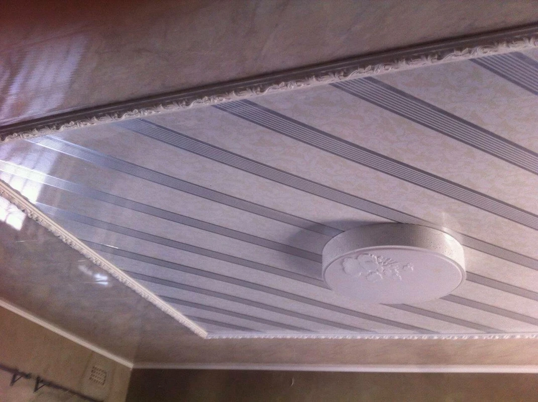Cheap price plastic pvc garage ceiling bathroom false ceiling material