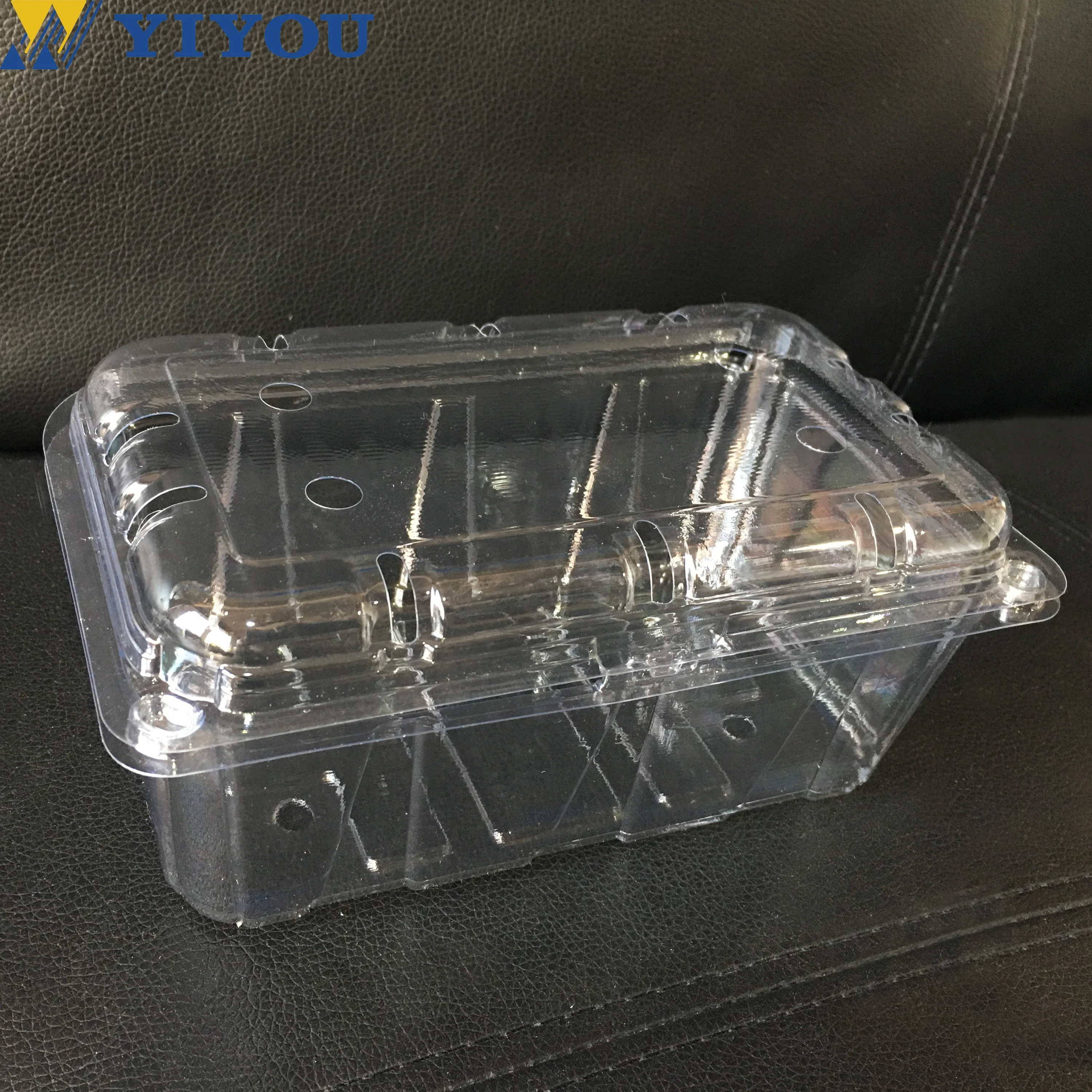 Multi station thermoforming machine for thermoforming tableware products