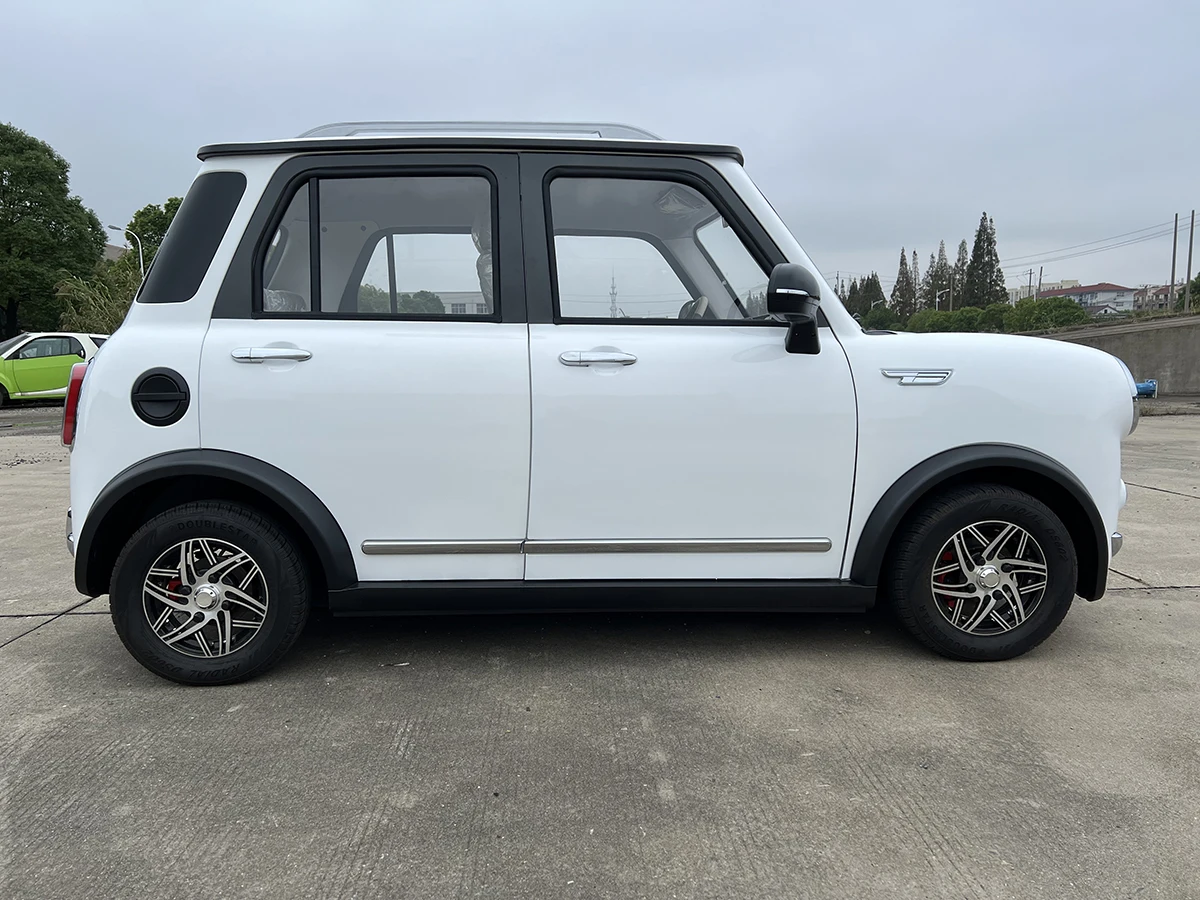 4 Wheel Electric Mini Car New 3000W Small Ev Auto Car 2025 Low Price Made in China New Energy Vehicle