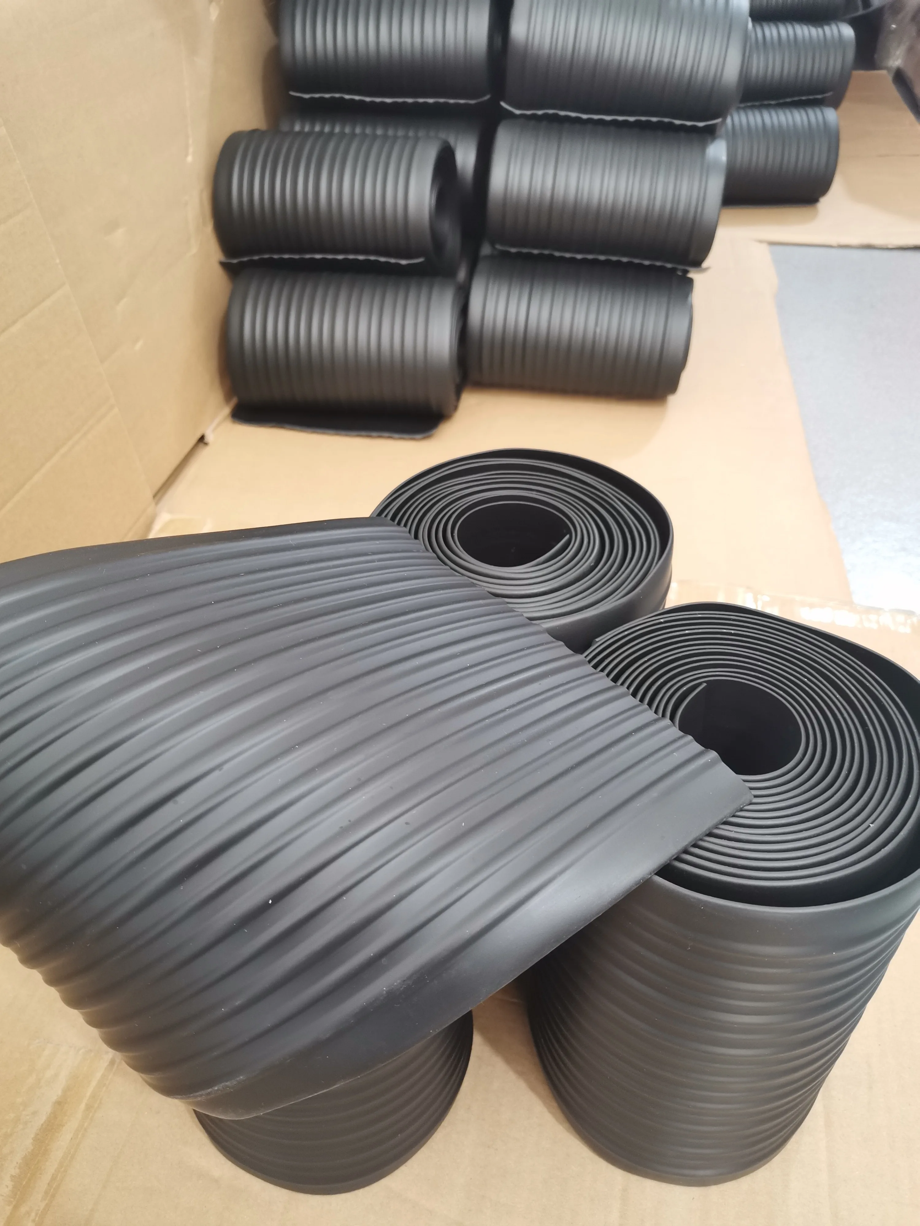 20cm / 30cm Extra-wide boat bottom rubbing strakes wave anti-friction rubber strip