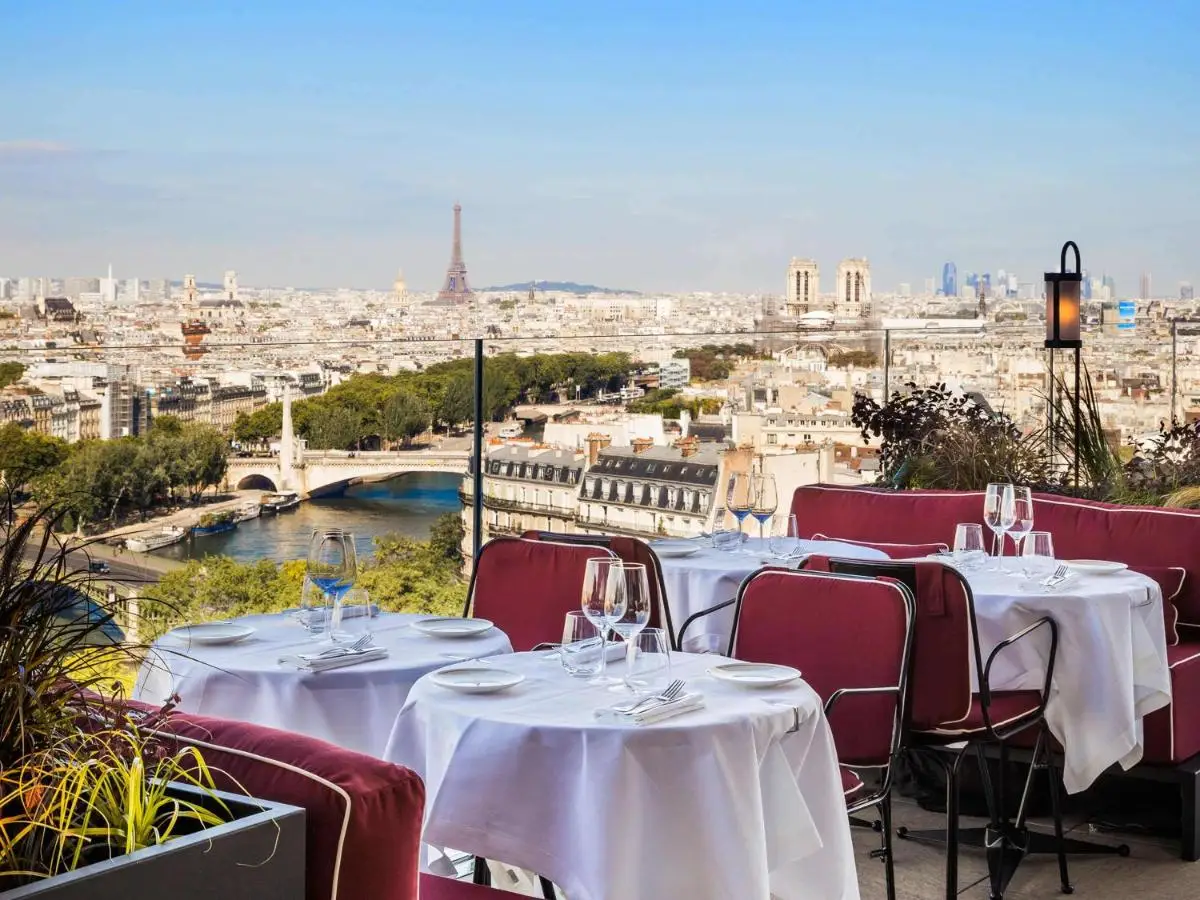 Italian Hotel Restaurant Tables and Chairs Sets with Metal