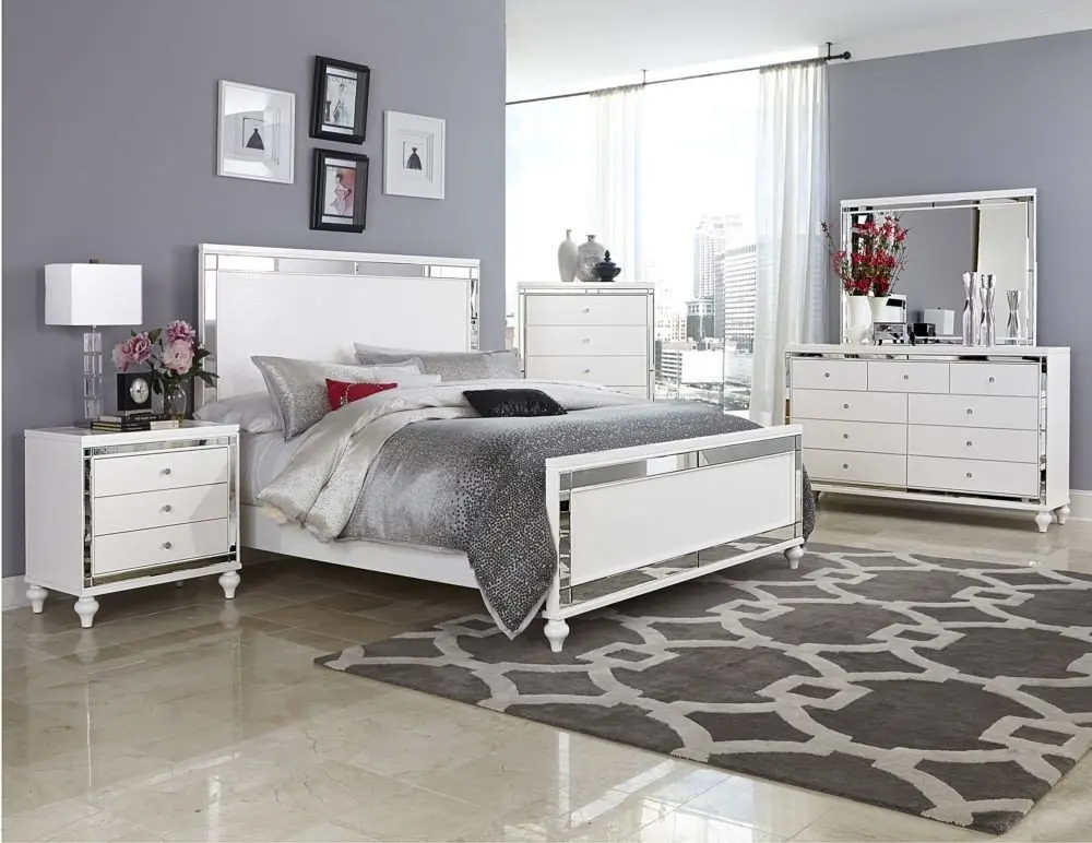 Cheap  Mirror Furniture on Bedroom Silver and Black Mirrored Modern Style Bed