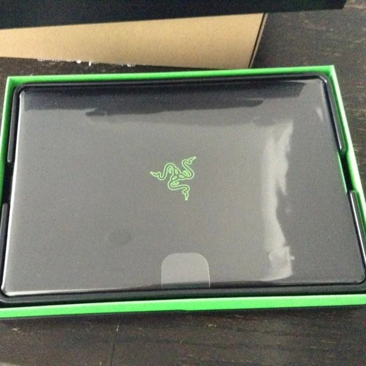 
TOP QUALITY Razer Blade 15 Gaming Laptop 2019 - i7- 9750H 6 Core, GeForce RTX 2080 Max-Q, 15.6 FHD 1080p 240Hz, 16GB RAM 512 SSD 