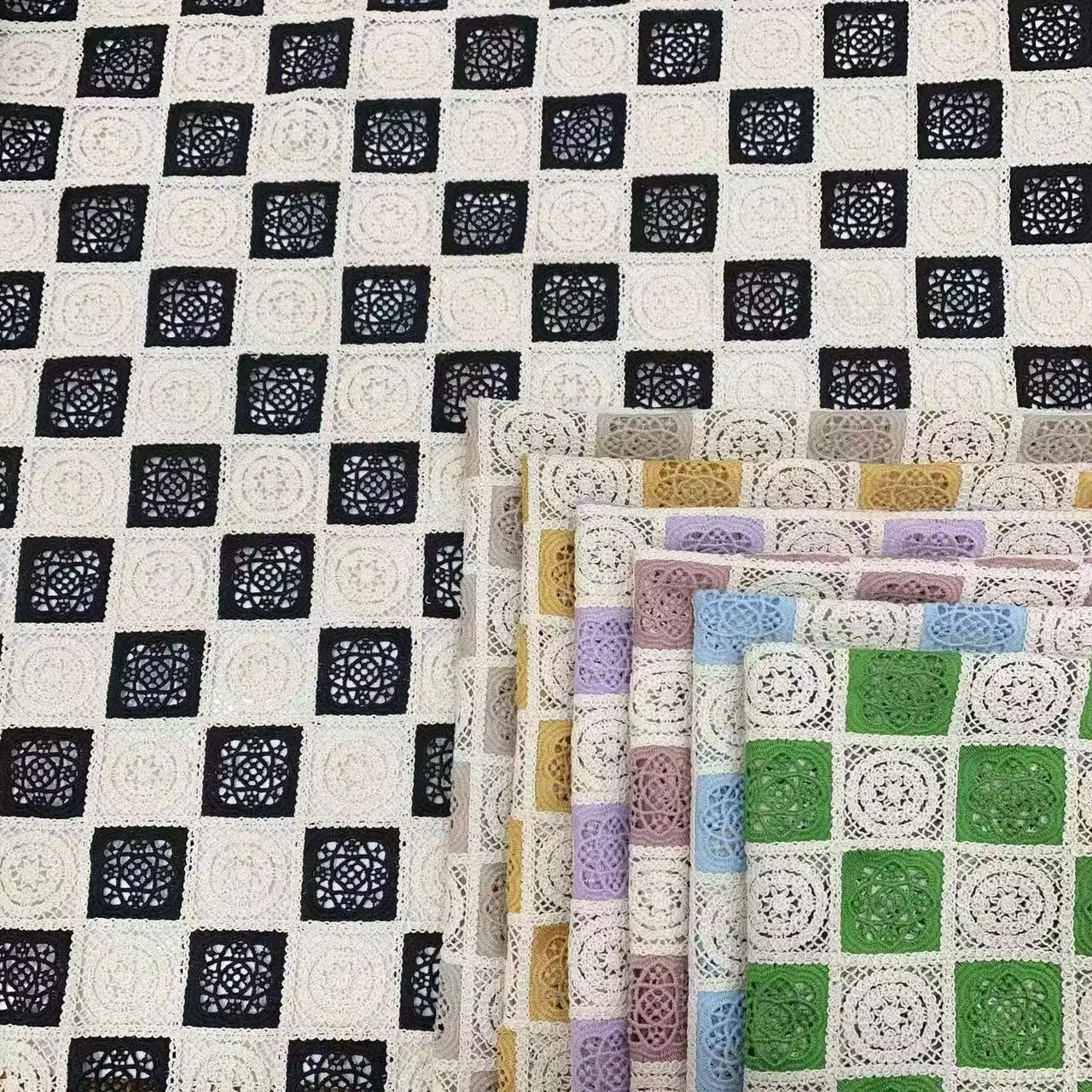 Хлопчатобумажная ткань с вышивкой