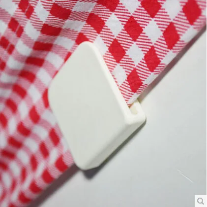 
2pcs Small Shower Splash Guard Plastic Curtain Clip 