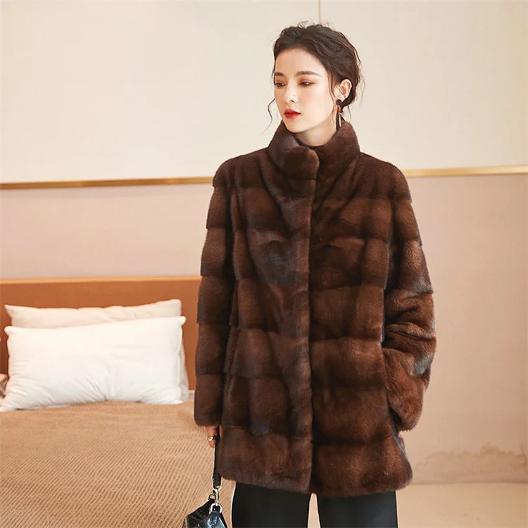Luxury Fashionable Womens Leather Mink Fur Cozy Warmth Mink Coat For Womens