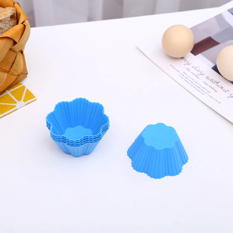 Different shapes Basic Reusable colorful Silicone Cake Mold Mini 12 Cake Cup Silicone Muffin Cups